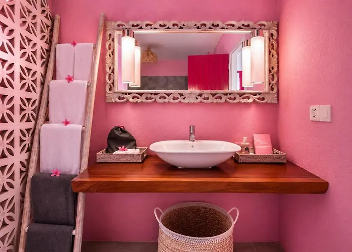 ベッド・アンド・ブレックファスト Pinkprivate Balangan - For Cool Adults Only