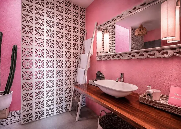 Pinkprivate Balangan - For Cool Adults Only Alojamento de Acomodação e Pequeno-almoço 4*