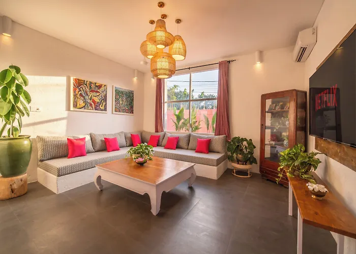 Pinkprivate Balangan - For Cool Adults Only Alojamento de Acomodação e Pequeno-almoço 4*